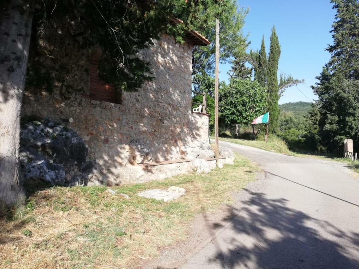 Il Fienile Nella Roccia Guest House Casole d'Elsa Bagian luar foto