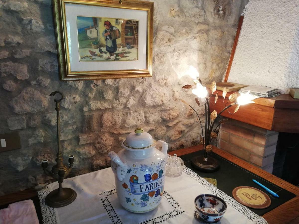 Il Fienile Nella Roccia Guest House Casole d'Elsa Bagian luar foto