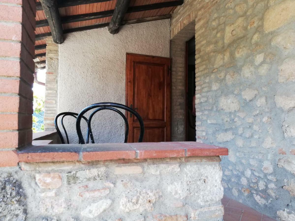 Il Fienile Nella Roccia Guest House Casole d'Elsa Bagian luar foto
