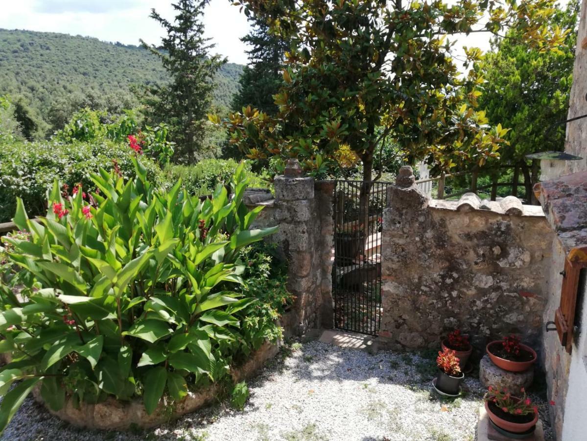 Il Fienile Nella Roccia Guest House Casole d'Elsa Bagian luar foto