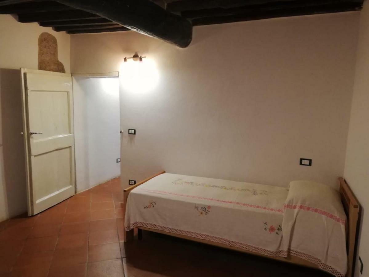 Il Fienile Nella Roccia Guest House Casole d'Elsa Bagian luar foto