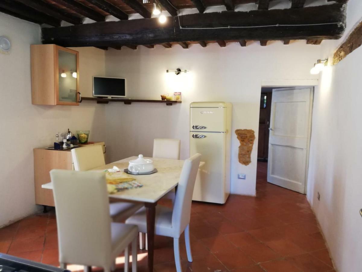 Il Fienile Nella Roccia Guest House Casole d'Elsa Bagian luar foto
