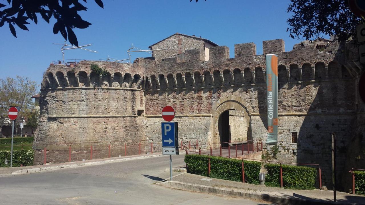Il Fienile Nella Roccia Guest House Casole d'Elsa Bagian luar foto